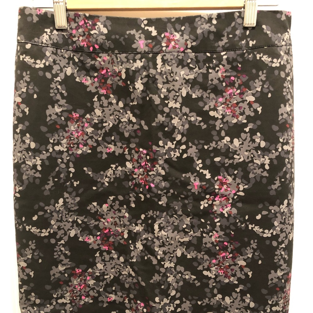 Jessica flower patterned pencil skirt